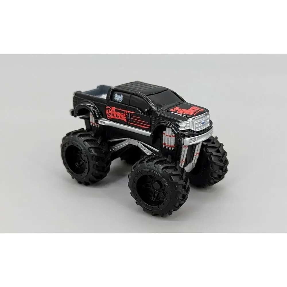 Maisto Diecast 4x4 Monster Trucks Black Road to the Grave & Red Dirt Demons 1/64